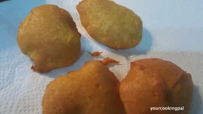 Aloo Bhajia-Pakora - How to make Potato Fritters preparation