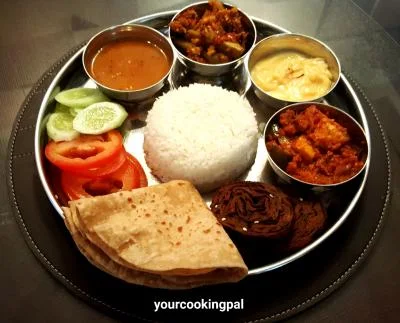 Alu Vadi - Patra preparation photo 3