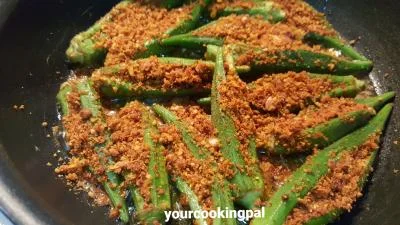 Bharli Bhendi - Stuffed Okra fry - Bhindi preparation