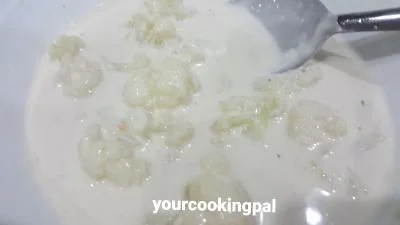 Crispy Vegetables in Sweet and Sour Sauce preparation