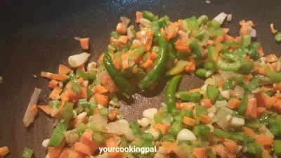 Hot and Sour Chicken Soup preparation