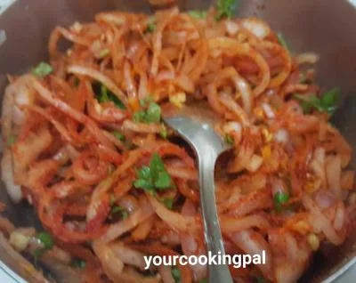 Onion Fritters - Kanda Bhaji preparation