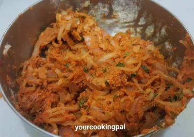 Onion Fritters - Kanda Bhaji preparation