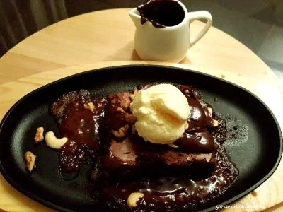 Sizzling Brownie preparation photo 2