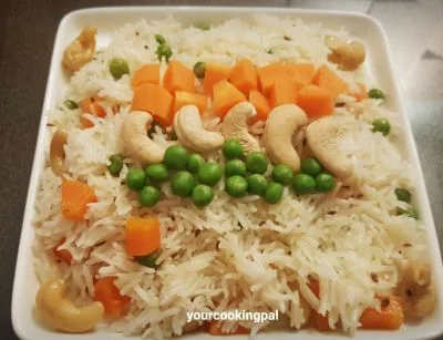Tiranga Pulao - Carrot Cashew nut Peas Pulao preparation photo 1
